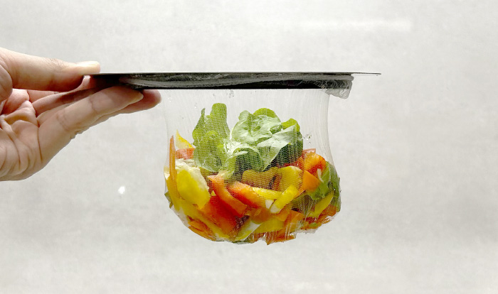 大量の髪の毛がヘアーキャッチャーへ綺麗に流れ込む